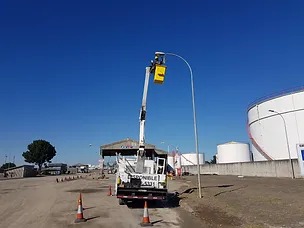 Camión hidroelevador FLETES