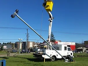 Camión hidroelevador FLETES